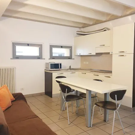 Tra E Montagna Casa Ideale * Лекко